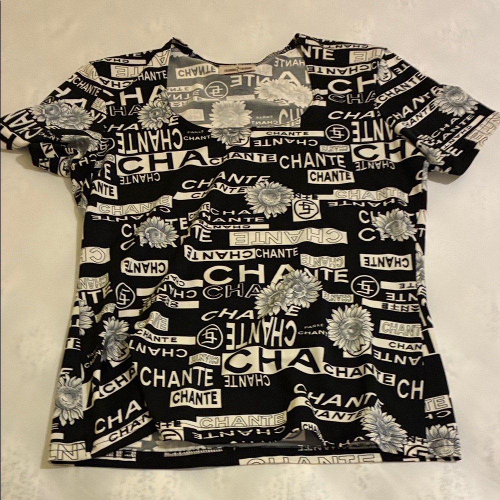 Fashionomics Black and White Graphic Blouse